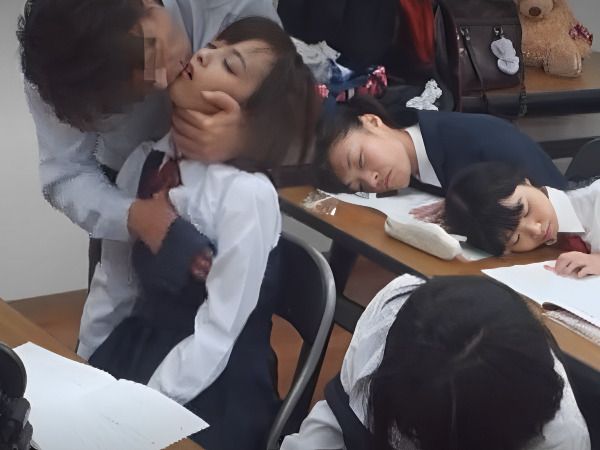 学習塾のJK生徒たちを睡眠剤で眠らせて次々と服を脱がせる鬼畜動画！極悪塾長のレイプ記録！